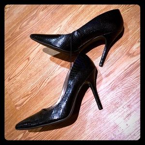 Sam & Libby Reptile/LizardSnake Black Pumps Sz 9.5